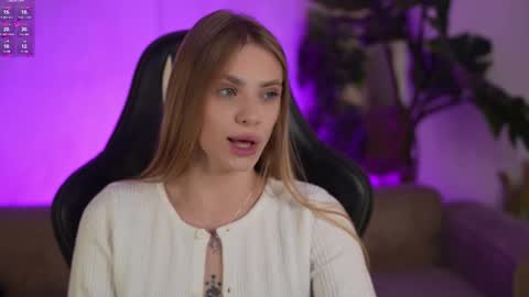 Snapshot of anabel2054 chatting on October 2025 06:33:01 AM Sweet girls online show from October 2025 06:33:01 AM