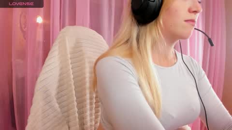 AnabelMelody online show from October 2025 06:07:02 PM