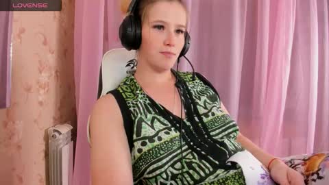AnabelMelody online show from October 2025 06:09:01 PM