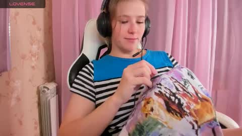 AnabelMelody online show from November 2025 06:29:01 PM