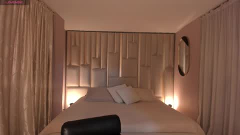 Ana  online show from September 2025 12:16:01 PM