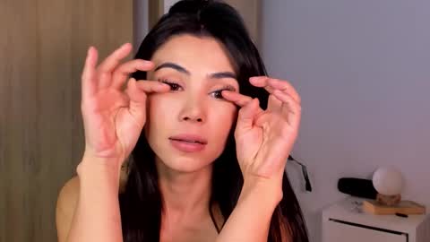 Snapshot of anahenao chatting on October 2025 08:32:02 PM Ana Henao or Annie... Follow me ahenaocb Insta X online show from October 2025 08:32:02 PM