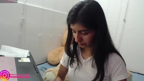Snapshot of anahibrowns95 chatting on February 2025 10:03:02 PM Anahi Browns online show from February 2025 10:03:02 PM