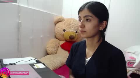 Anahi Browns online show from October 2025 07:38:01 PM