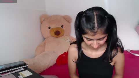 Anahi Browns online show from July 2026 06:29:01 PM