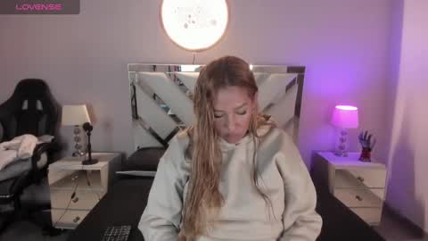 Anah Jones online show from January 2025 09:52:01 PM