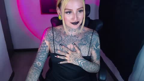 Snapshot of anai_gomez chatting on December 2024 10:32:01 PM Callme Mistress Ani online show from December 2024 10:32:01 PM