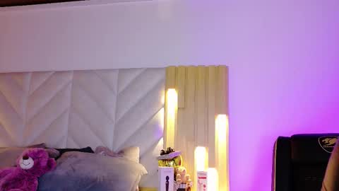 Anaise  online show from March 2026 11:50:02 AM