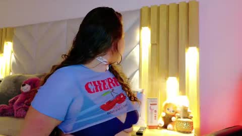 Anaise  online show from April 2026 01:41:02 PM