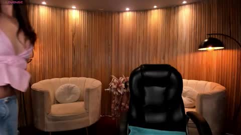 Snapshot of anaisnin1 chatting on October 2025 03:29:02 AM Anais Nin online show from October 2025 03:29:02 AM