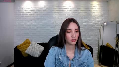 Snapshot of anaisnin1 chatting on November 2025 04:00:01 AM Anais Nin online show from November 2025 04:00:01 AM