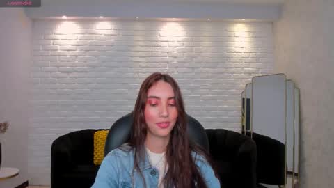 Snapshot of anaisnin1 chatting on November 2025 03:29:01 AM Anais Nin online show from November 2025 03:29:01 AM