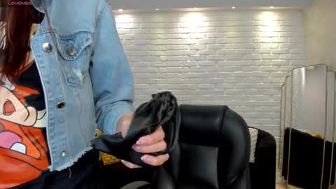 Snapshot of anaisnin1 chatting on November 2025 03:06:02 AM Anais Nin online show from November 2025 03:06:02 AM