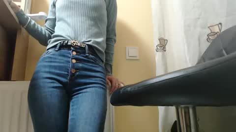 Snapshot of analove200 chatting on December 2024 02:48:02 PM analove200 online show from December 2024 02:48:02 PM