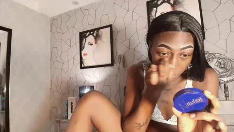 Snapshot of anamonroee chatting on February 2026 08:07:02 PM anamonroee online show from February 2026 08:07:02 PM