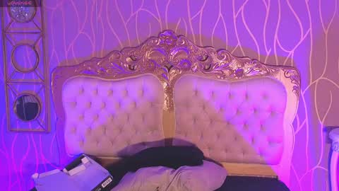 anamonroee online show from April 2026 09:06:01 PM