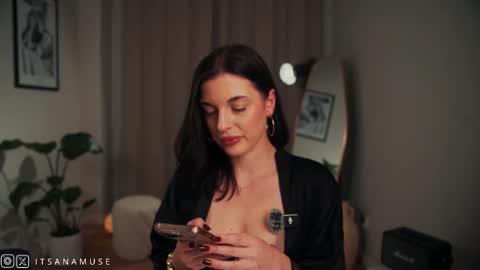 Snapshot of anamuse chatting on October 2025 09:36:01 PM Ana online show from October 2025 09:36:01 PM