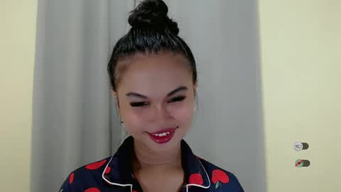Snapshot of anaruru_ chatting on January 2025 03:45:01 PM ANA online show from January 2025 03:45:01 PM
