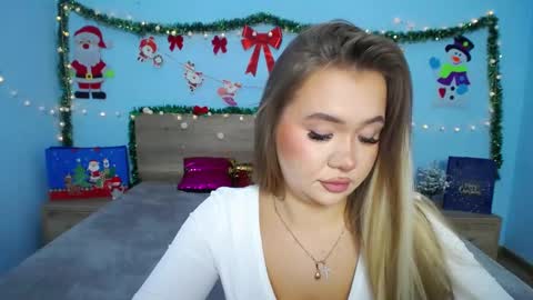 Snapshot of anastacyyellig chatting on December 2024 08:51:01 PM anastacyyellig online show from December 2024 08:51:01 PM