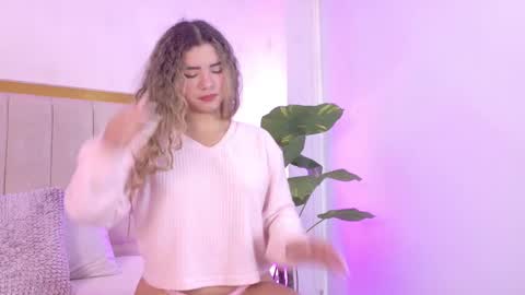 Mia online show from March 2026 12:20:01 PM