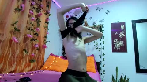 Snapshot of anasttaciia_21 chatting on February 2025 10:32:01 PM Independent online show from February 2025 10:32:01 PM