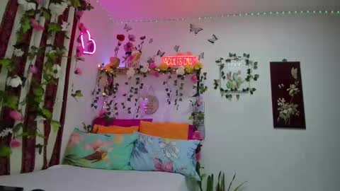 Snapshot of anasttaciia_21 chatting on October 2025 10:29:02 PM Independent online show from October 2025 10:29:02 PM