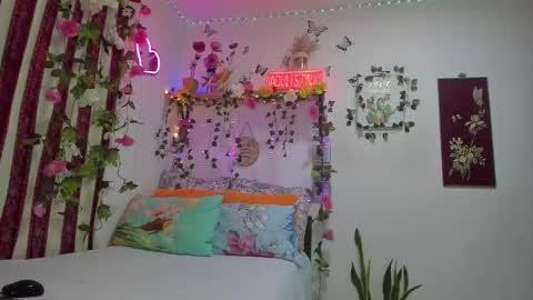 Snapshot of anasttaciia_21 chatting on November 2025 03:34:01 PM Independent online show from November 2025 03:34:01 PM