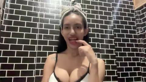 anawalters online show from November 2025 03:29:02 AM