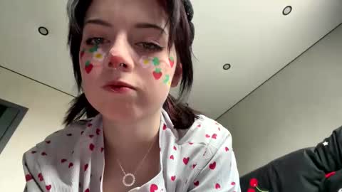 Snapshot of anclis chatting on April 2026 12:17:01 PM AnmiXHot online show from April 2026 12:17:01 PM