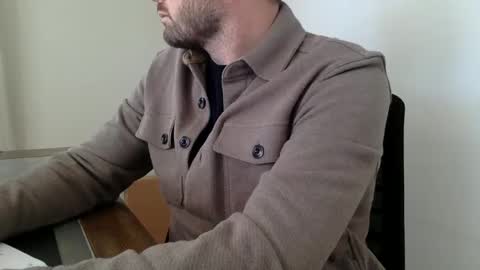 Snapshot of andees222 chatting on February 2025 06:59:01 PM Andees222 online show from February 2025 06:59:01 PM