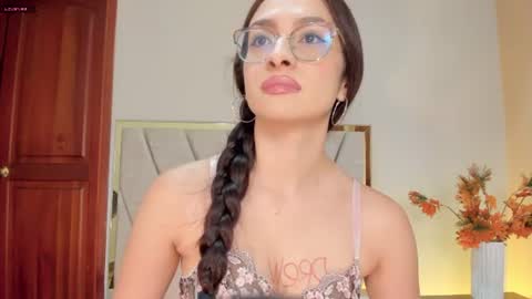Andra Cyrus online show from June 2026 02:30:01 PM