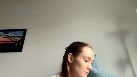 Snapshot of andrafendt chatting on November 2025 06:57:01 AM Viola online show from November 2025 06:57:01 AM