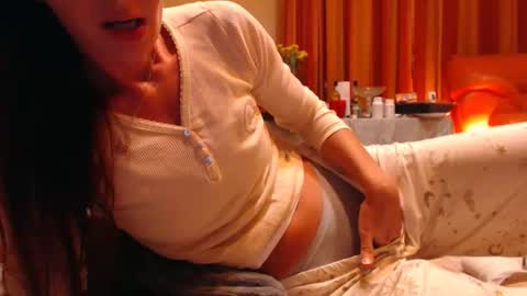 Andra online show from September 2025 09:18:01 PM