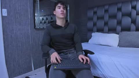 Andre Parker online show from December 2024 04:31:02 AM