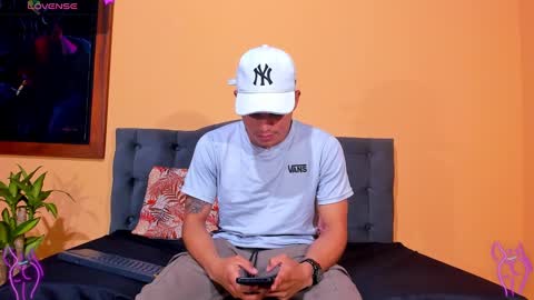 Snapshot of andre_stone22 chatting on December 2024 01:29:02 AM andre_stone22 online show from December 2024 01:29:02 AM