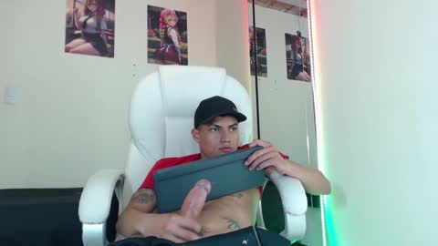 Snapshot of andre_stone22 chatting on December 2024 09:29:02 PM andre_stone22 online show from December 2024 09:29:02 PM