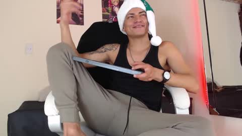 Snapshot of andre_stone22 chatting on December 2024 06:22:01 AM andre_stone22 online show from December 2024 06:22:01 AM