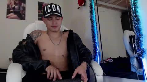 Snapshot of andre_stone22 chatting on December 2024 05:47:02 AM andre_stone22 online show from December 2024 05:47:02 AM