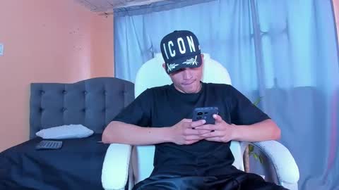 Snapshot of andre_stone22 chatting on January 2025 01:41:02 PM andre_stone22 online show from January 2025 01:41:02 PM