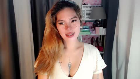 andrea06121998 online show from April 2026 11:42:02 AM