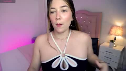 Andrea online show from November 2025 08:24:02 PM