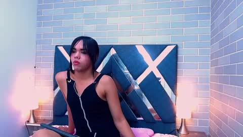 Snapshot of andrea_gill_ chatting on December 2024 03:57:01 PM Andres Gil online show from December 2024 03:57:01 PM