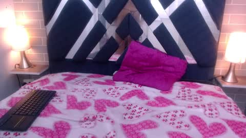 Snapshot of andrea_gill_ chatting on February 2025 06:55:02 PM Andres Gil online show from February 2025 06:55:02 PM