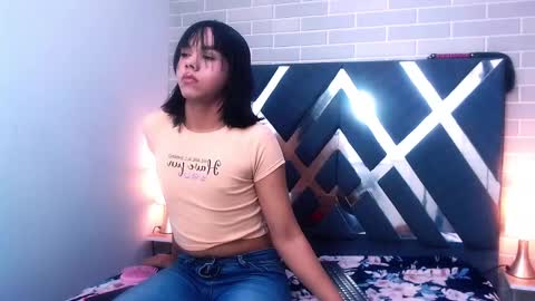 Snapshot of andrea_gill_ chatting on February 2025 11:32:02 AM Andres Gil online show from February 2025 11:32:02 AM