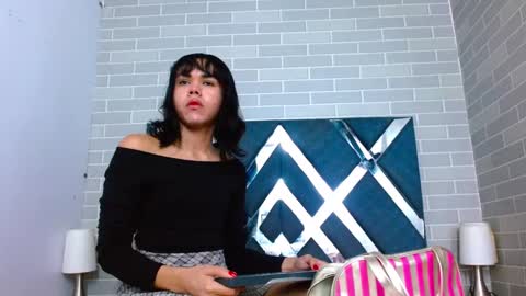 Snapshot of andrea_gill_ chatting on October 2025 12:58:01 PM Andres Gil online show from October 2025 12:58:01 PM