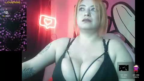 Snapshot of andrea_saenz_ chatting on January 2025 02:46:02 AM online show from January 2025 02:46:02 AM