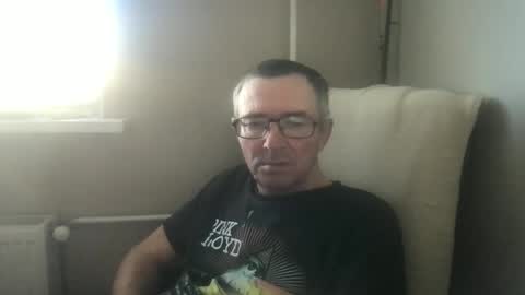 Snapshot of andreass60 chatting on October 2025 12:39:02 PM andreass60 online show from October 2025 12:39:02 PM