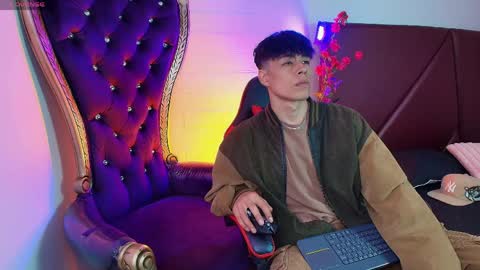 andreew_style_ online show from April 2026 09:01:02 PM