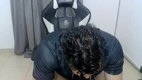 andres180950734 online show from October 2025 11:52:02 PM