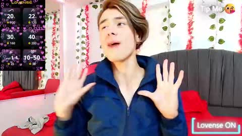 Snapshot of andres992563 chatting on December 2025 12:53:02 PM Alann online show from December 2025 12:53:02 PM